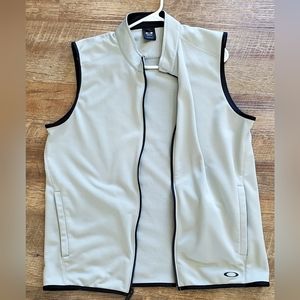 Oakley Golf Vest